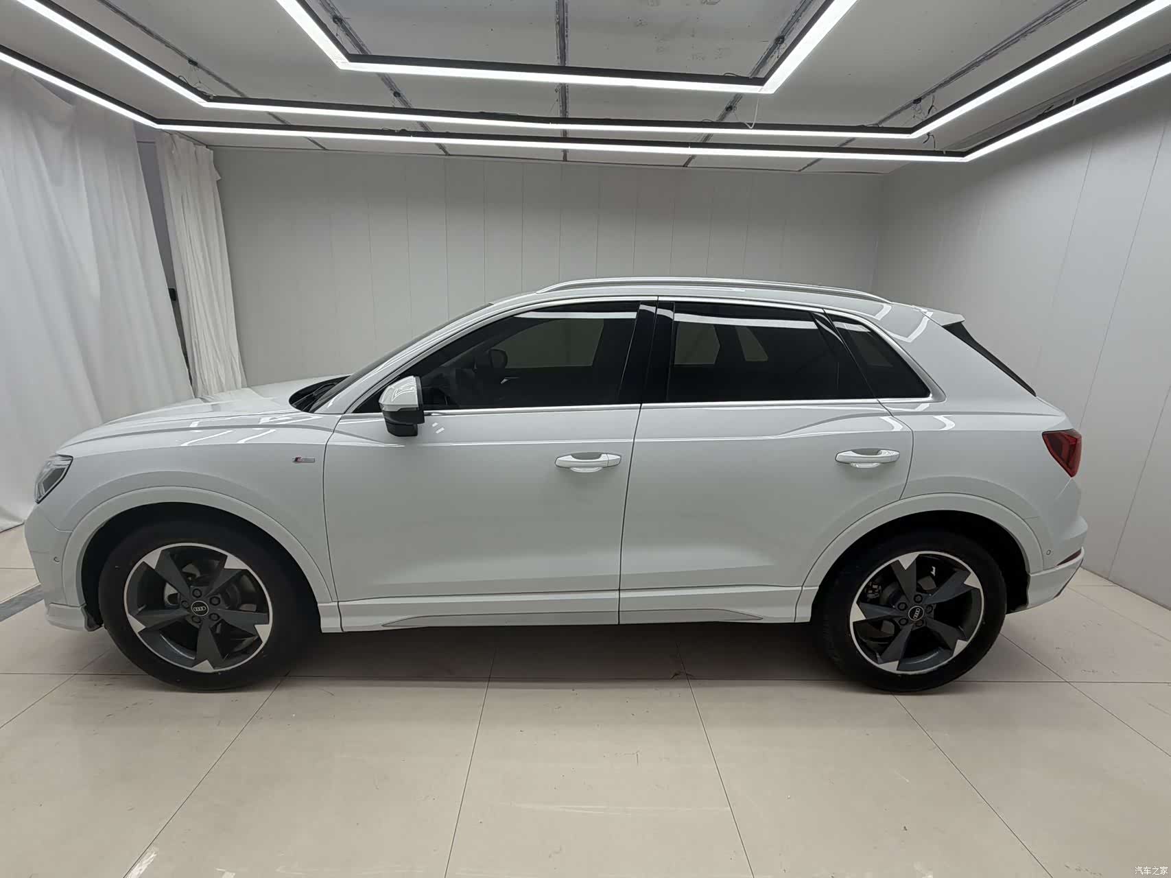 Audi Q3, 2023 2