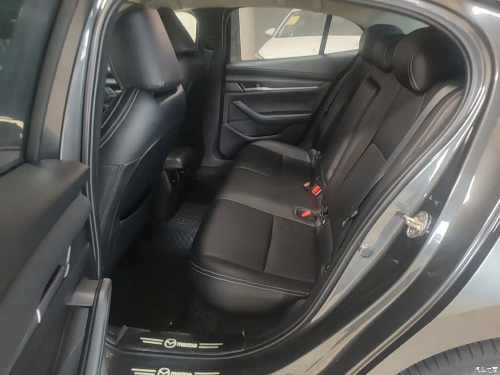 Mazda Mazda3, 2021 17
