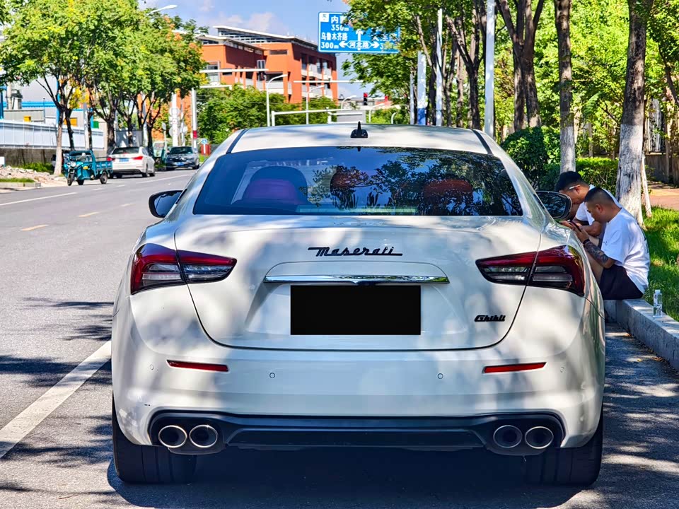 Maserati Ghibli Maserati Ghibli
