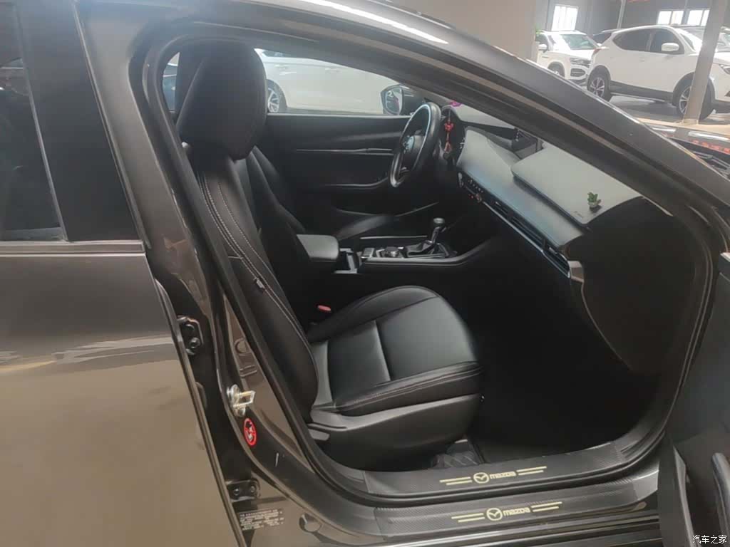 Mazda Mazda3, 2021 25