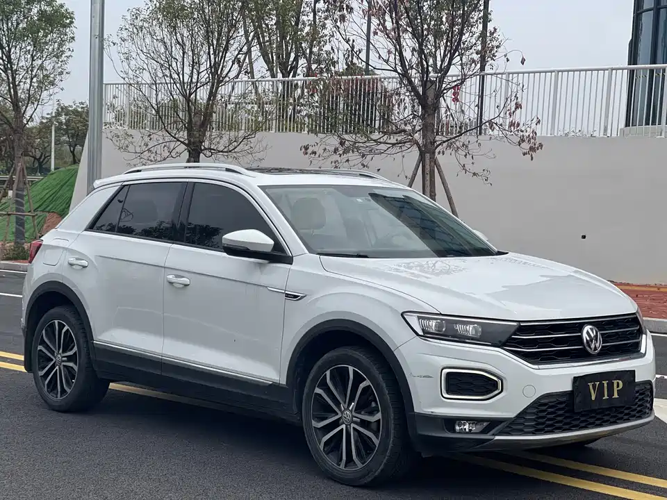 Volkswagen T-ROC exploring Songs