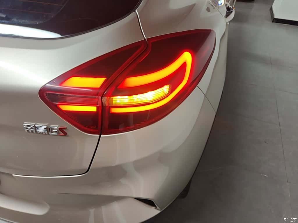 Geely Emgrand, 2021 8