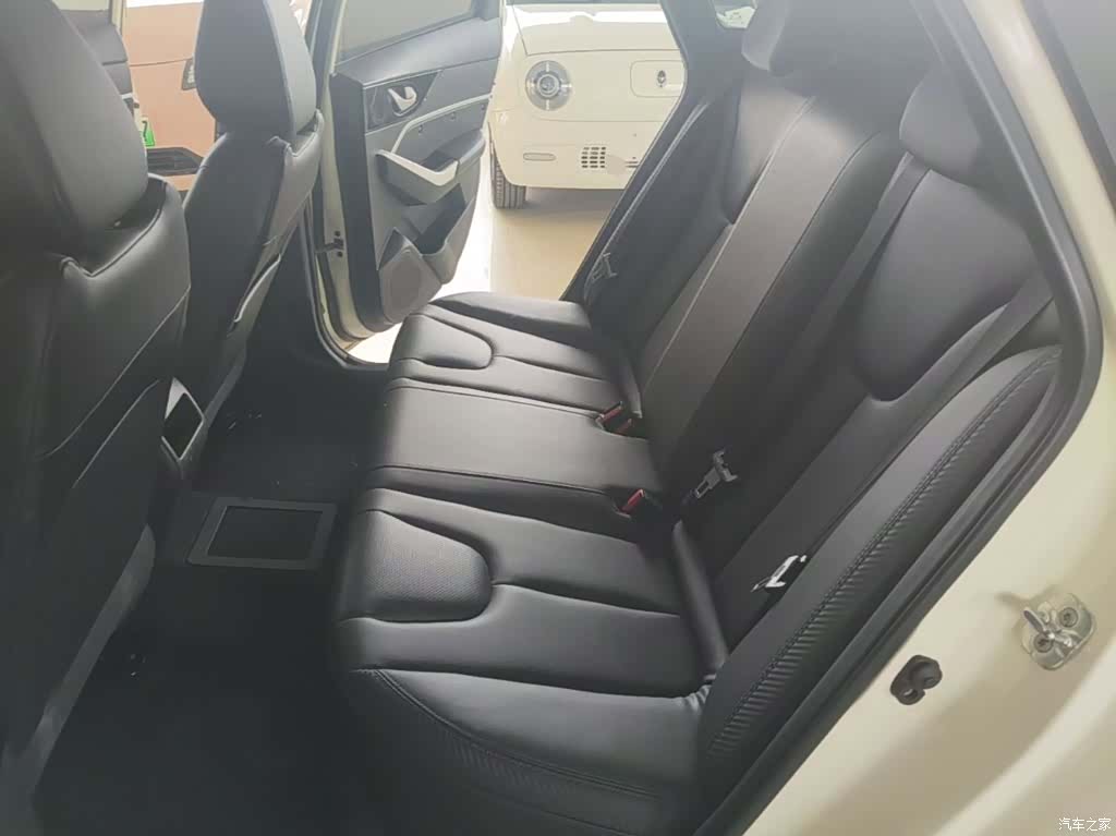 Nissan D60EV, 2022 17