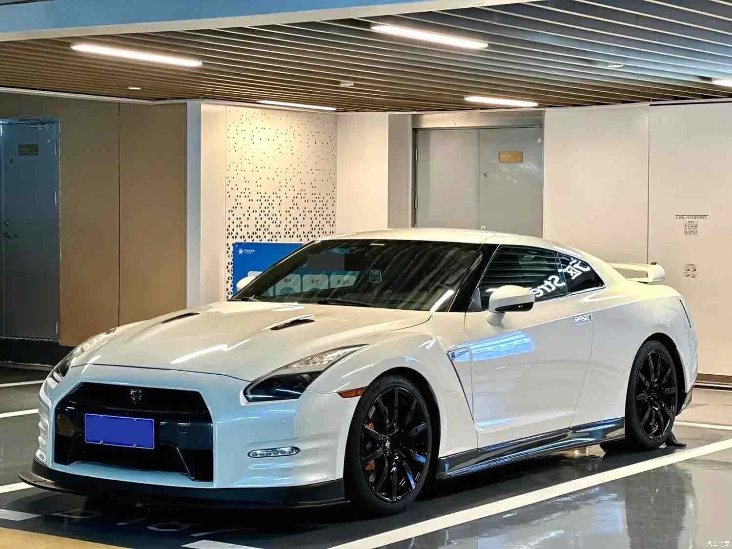 Nissan GT-R