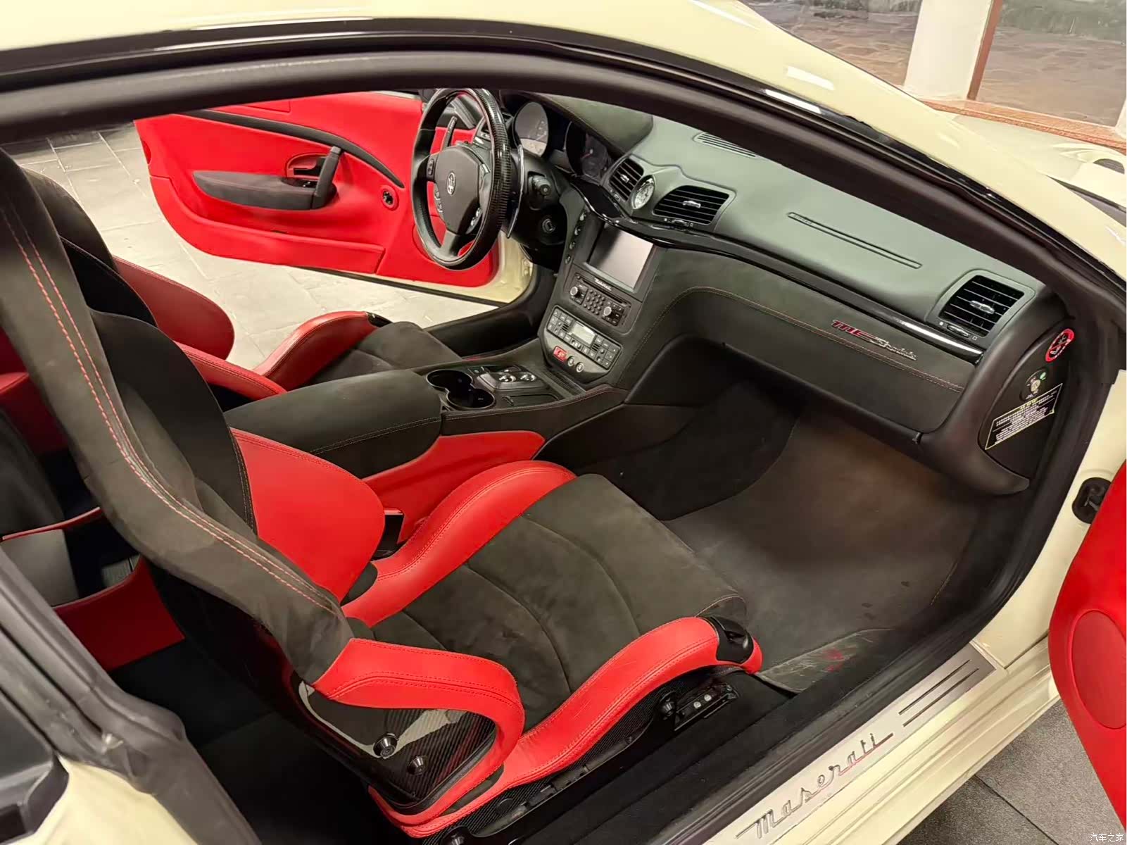Maserati GranTurismo, 2012 9