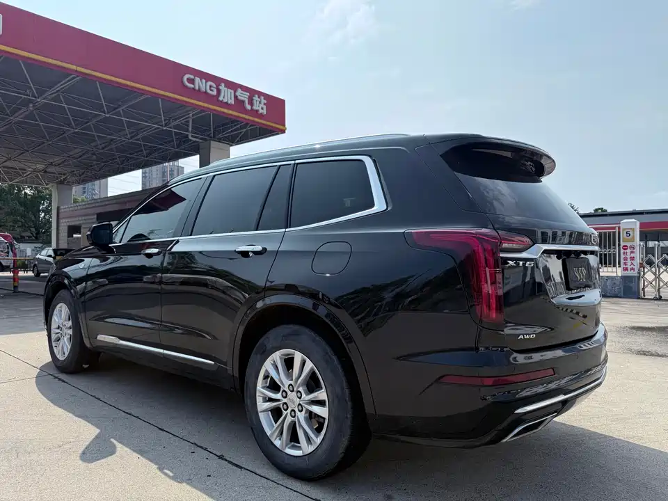 Cadillac XT6