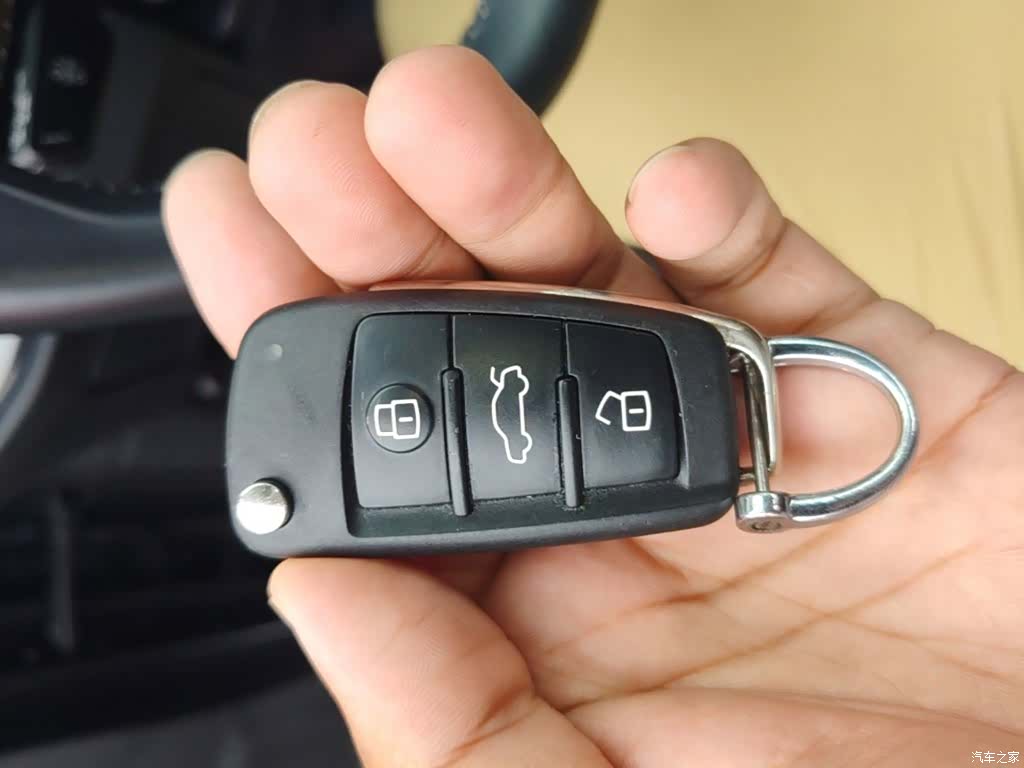 Audi Q3, 2021 9