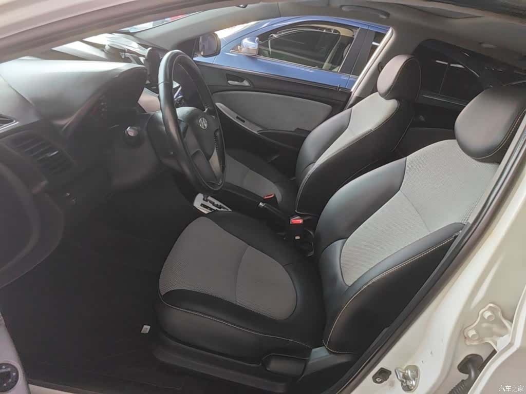 Hyundai GLX, 2015 15