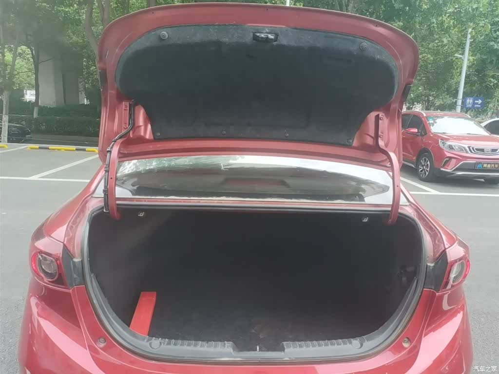 Mazda Mazda3, 2015 19