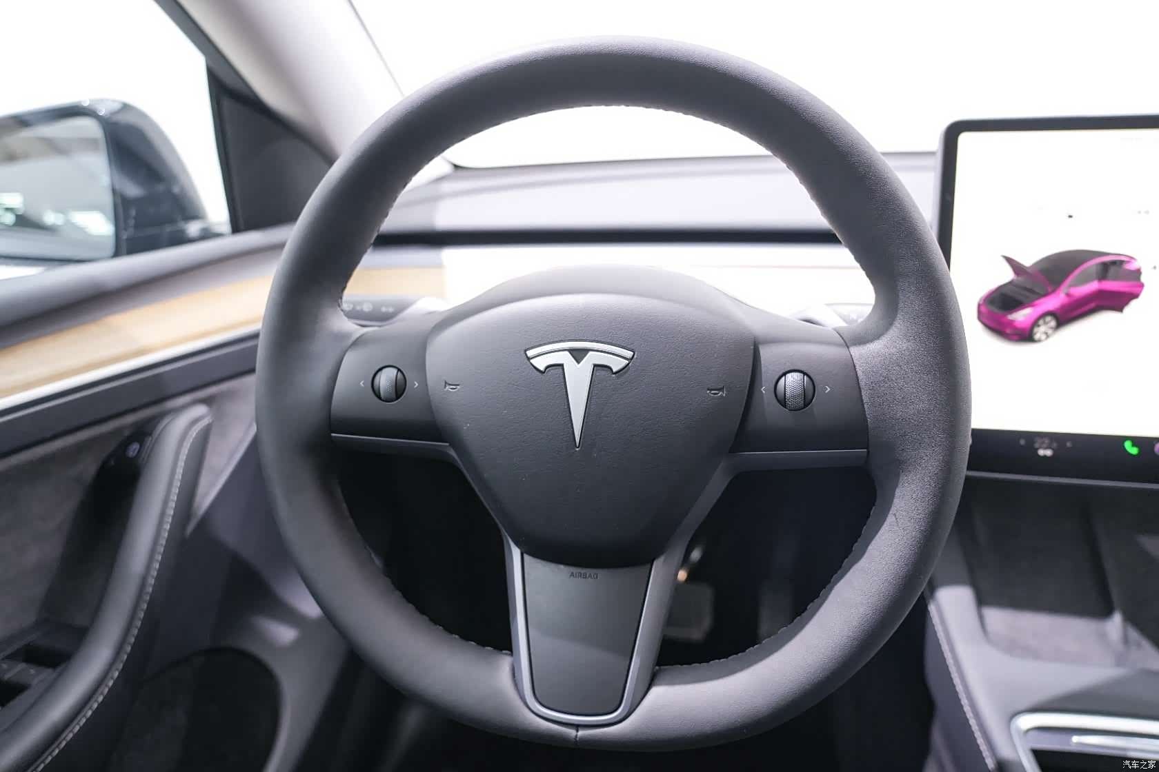 Tesla Model Y, 2022 18