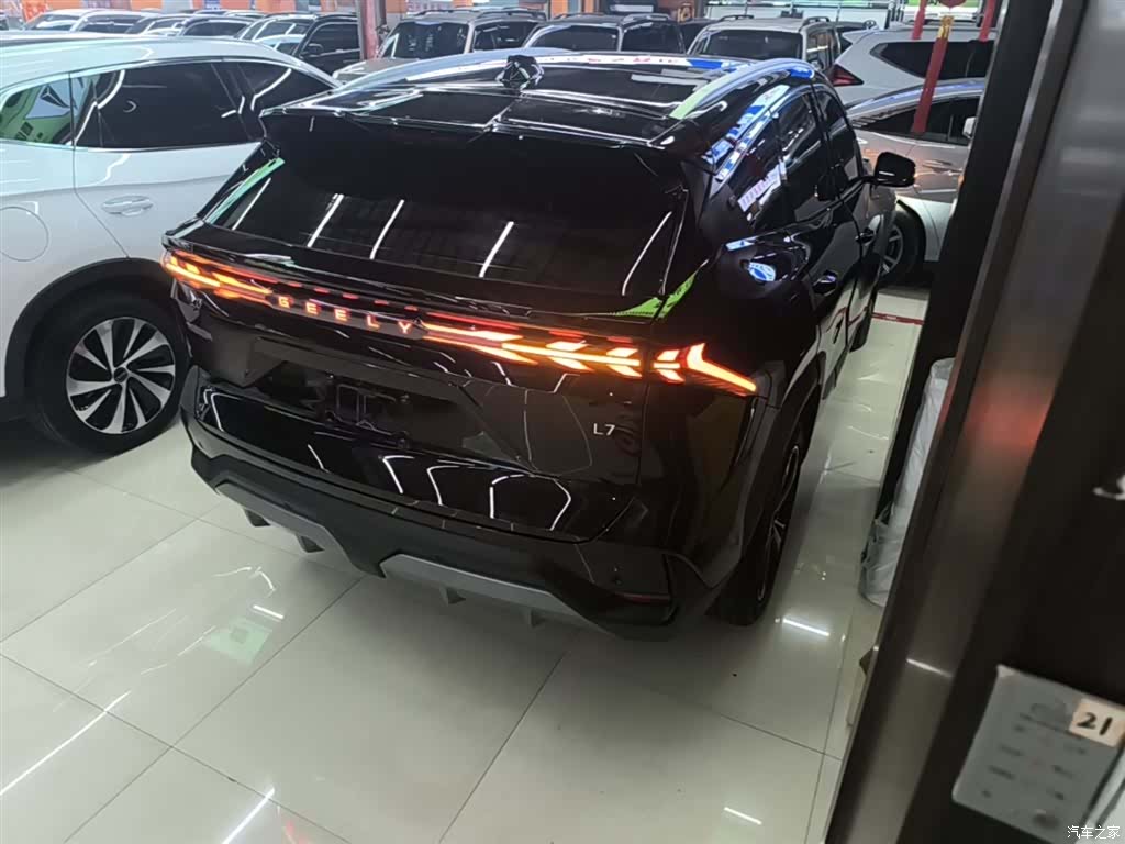 Geely Galaxy L7, 2024 7