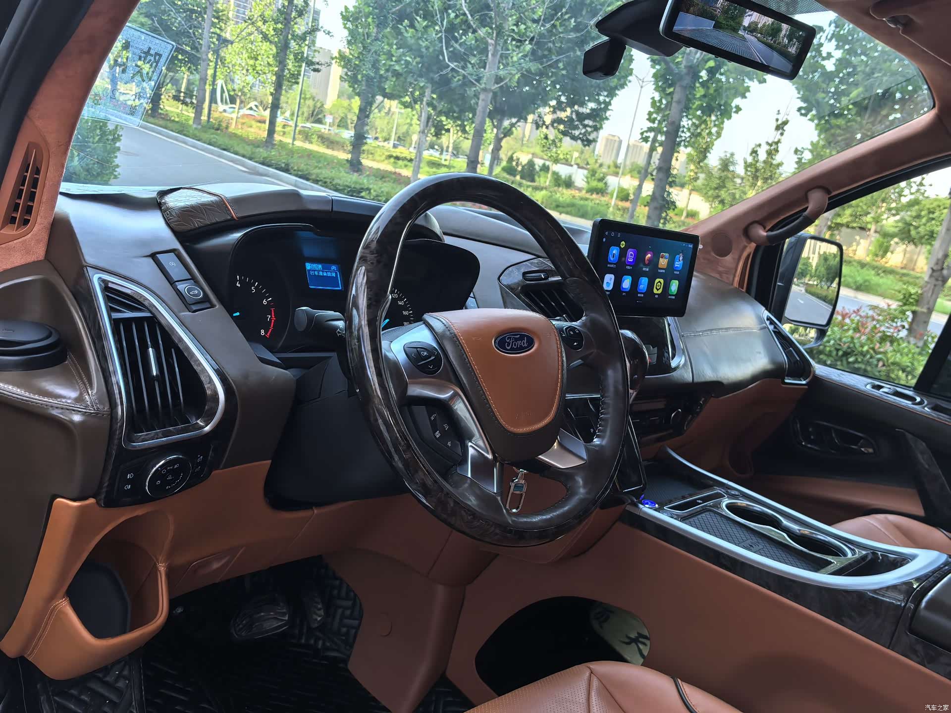 Ford Tourneo, 2023 14