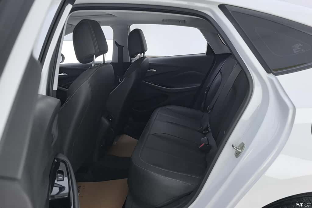Buick Verano, 2023 11