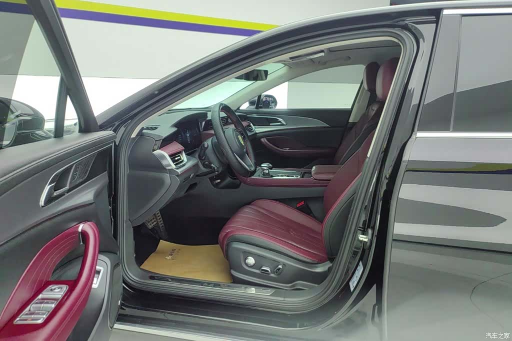Hongqi H5, 2024 9