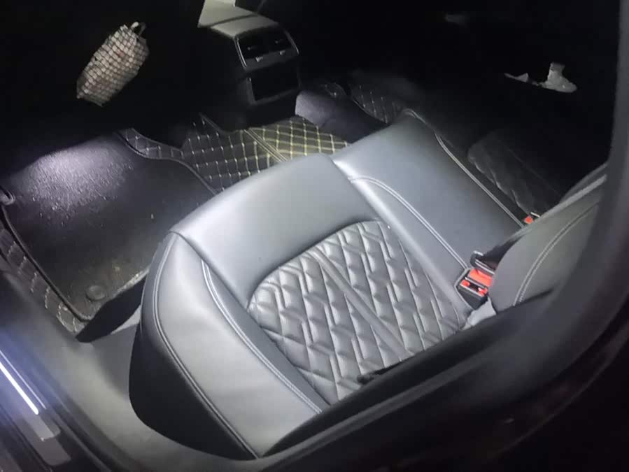 Audi A6L 2025, фото 11