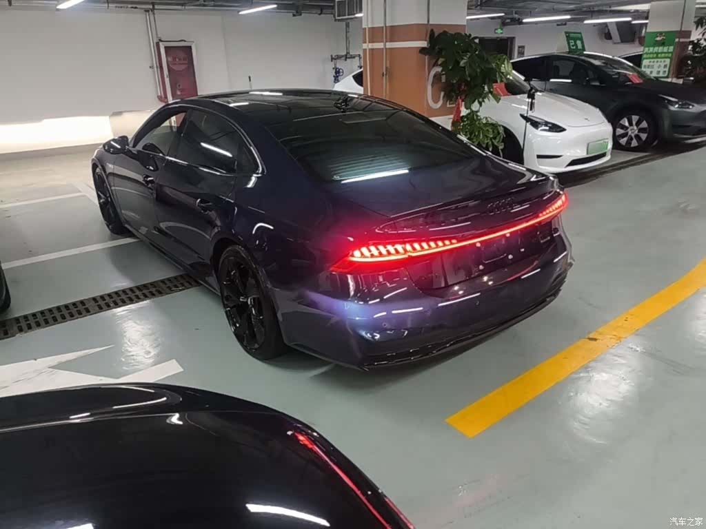 Audi A7L, 2022 все фото