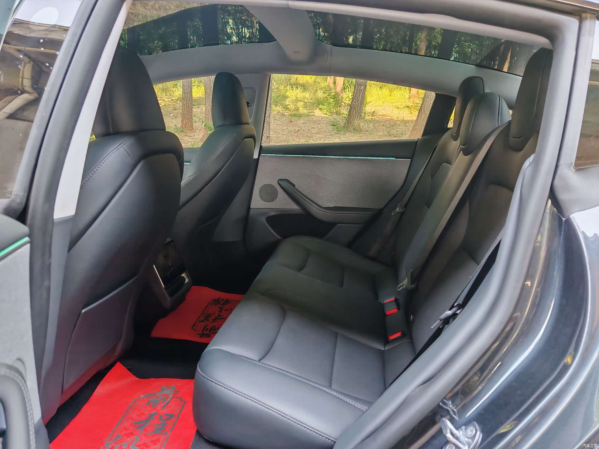 Tesla Model 3, 2025 7