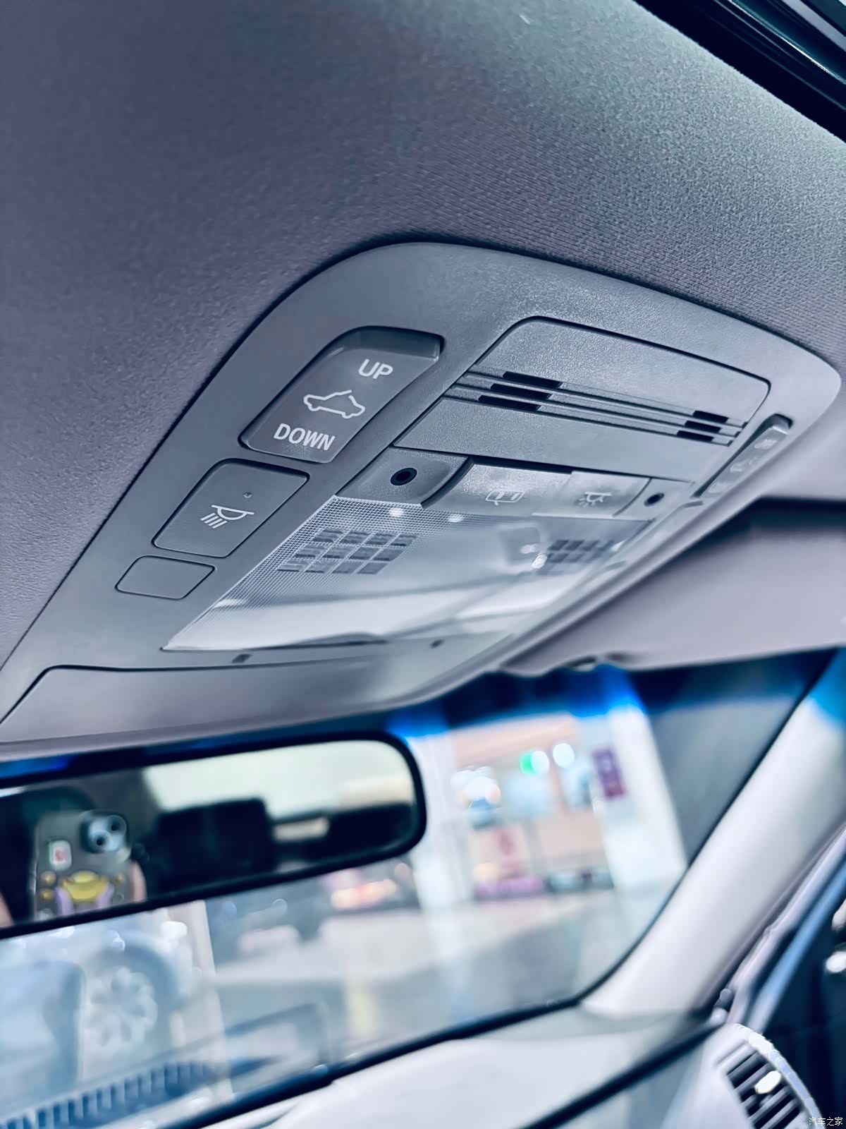 Toyota Crown, 2017 10