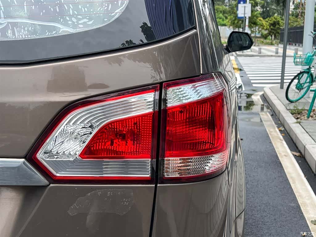 Wuling 730, 2015 23