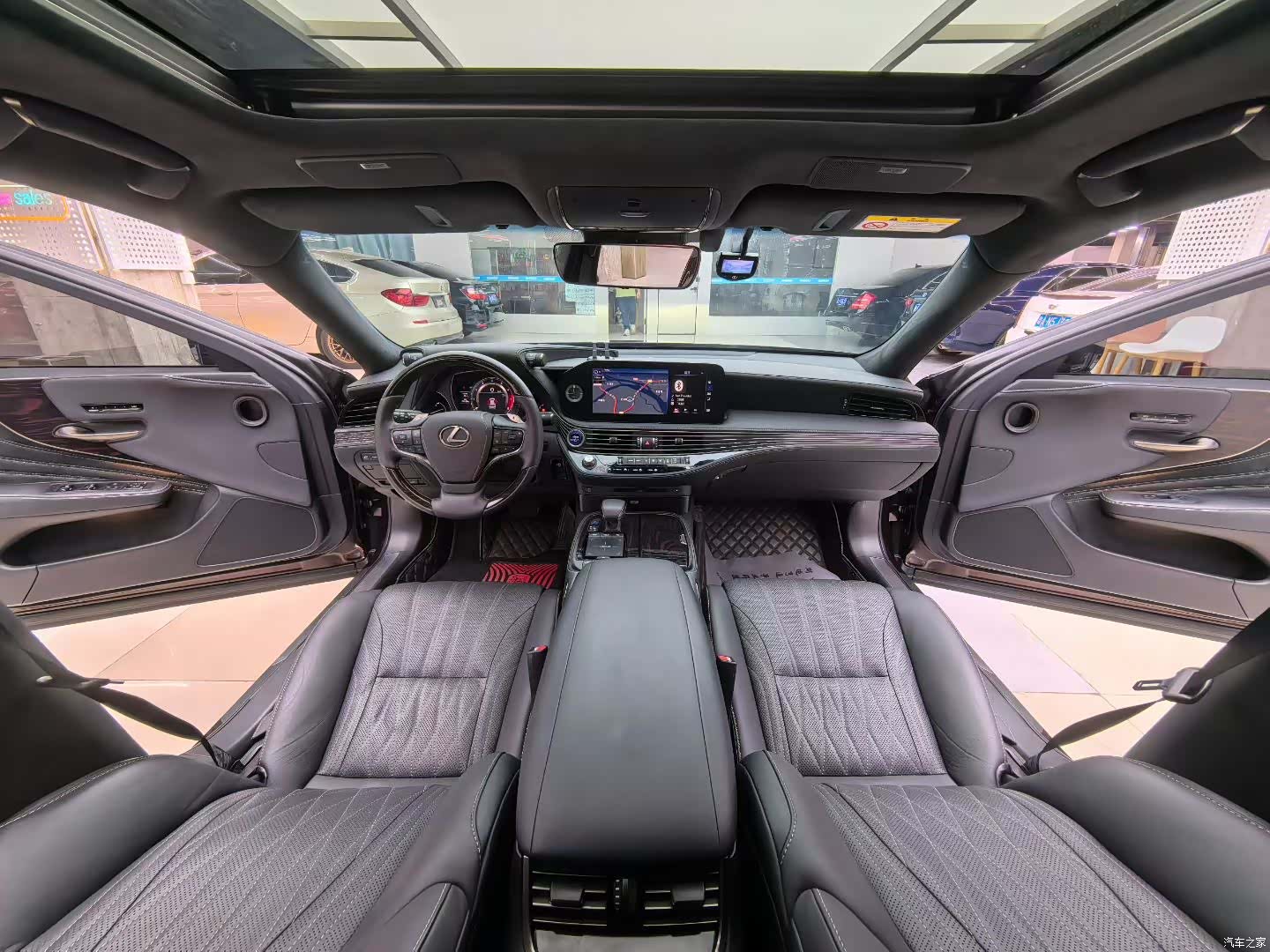 Lexus LS, 2023 6
