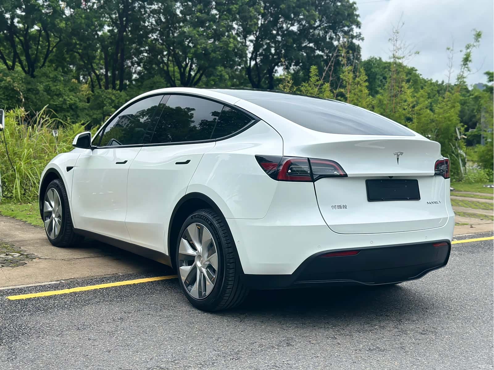 Tesla Model Y, 2022 6
