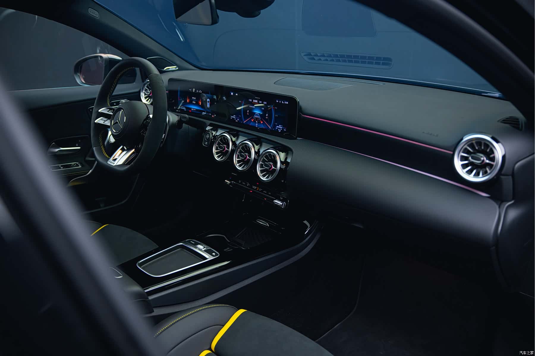 Mercedes-Benz A-Class, 2026 10