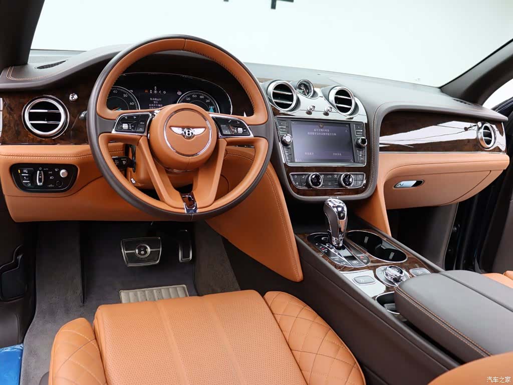 Bentley Bentayga, 2019 9
