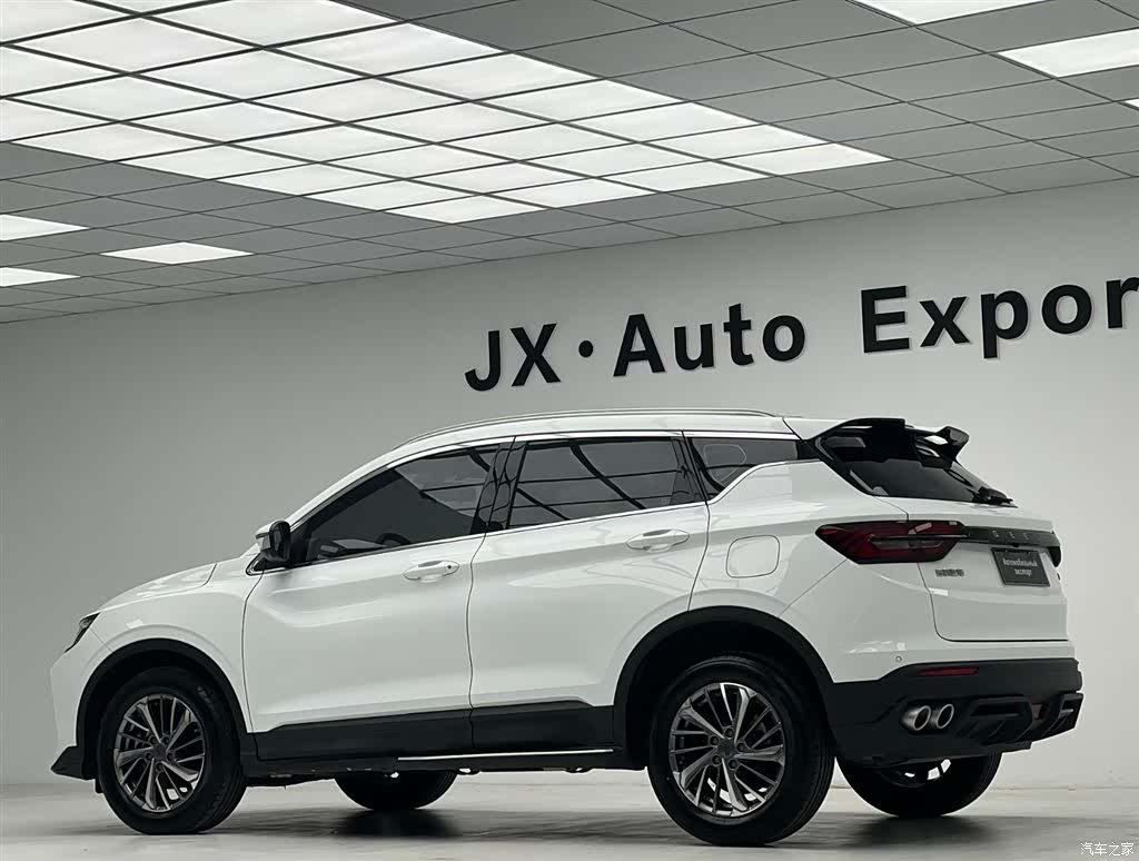Geely Coolray, 2022 12