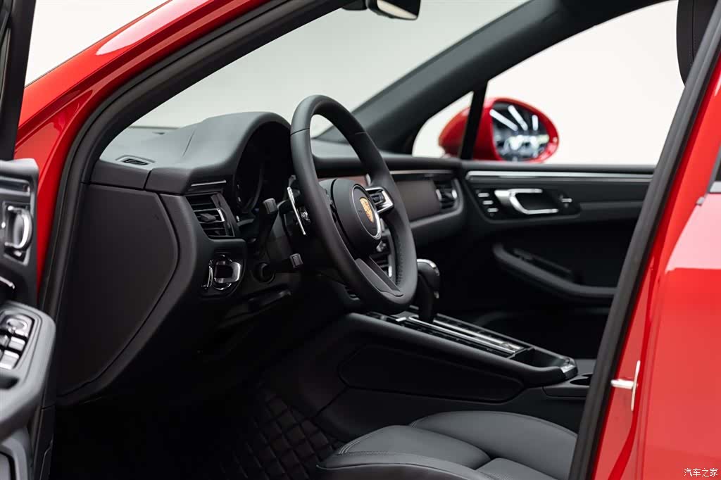 Porsche Macan, 2025 9