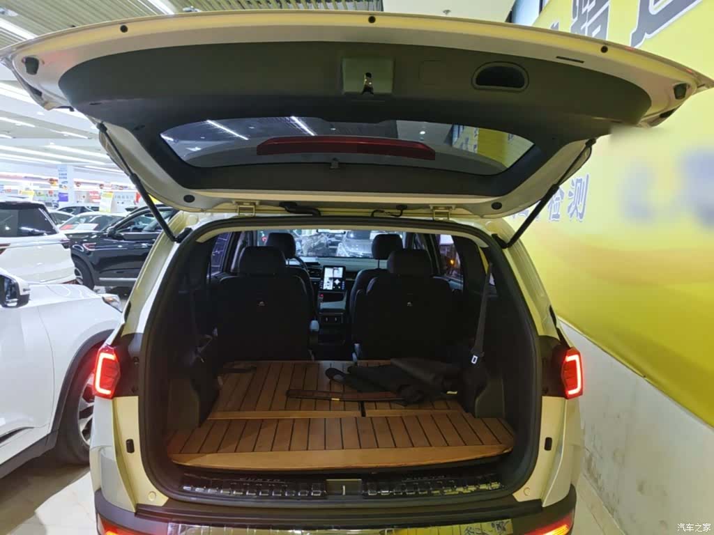 Hyundai Custo, 2022 19