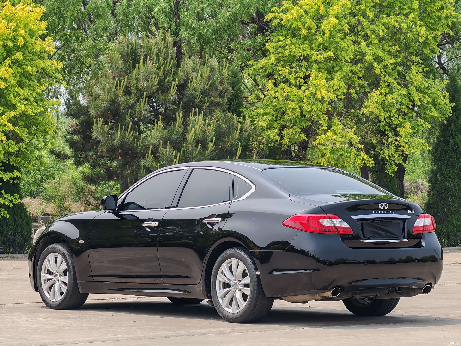 Infiniti M37, 2012 4