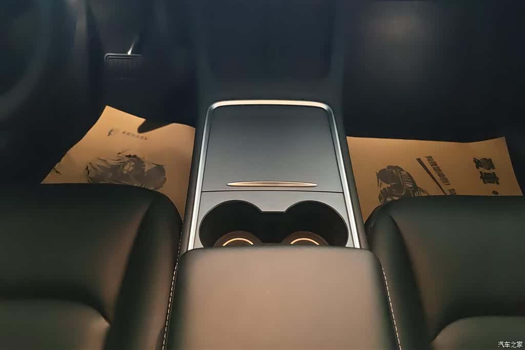 Tesla Model Y, 2022 16