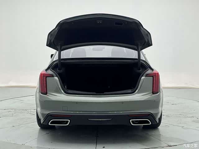 Cadillac CT5, 2022 25