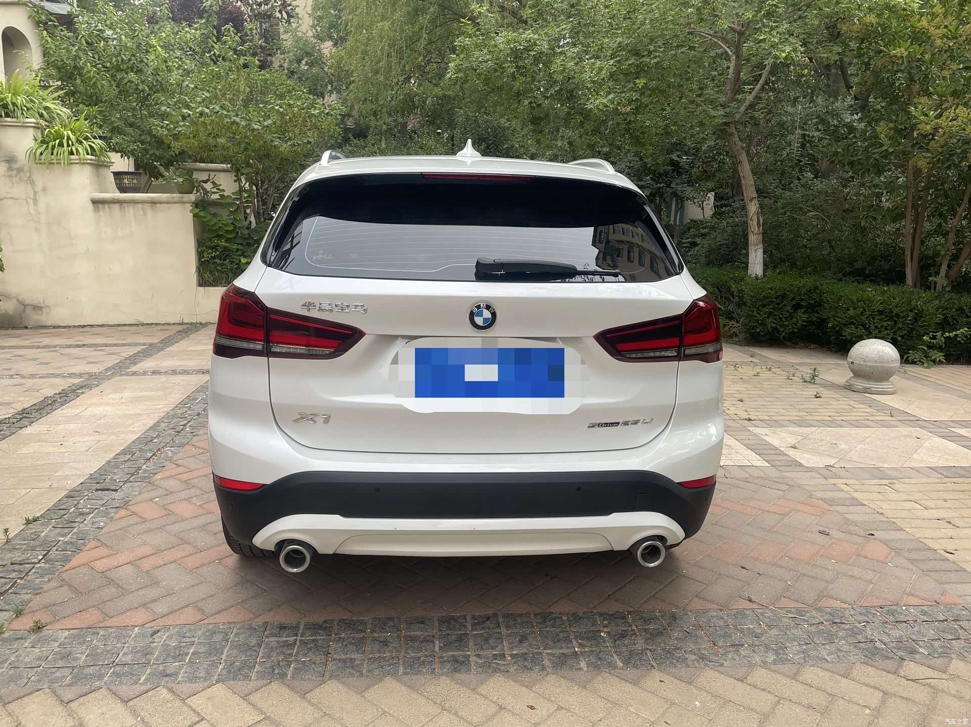 BMW X1, 2023 все фото