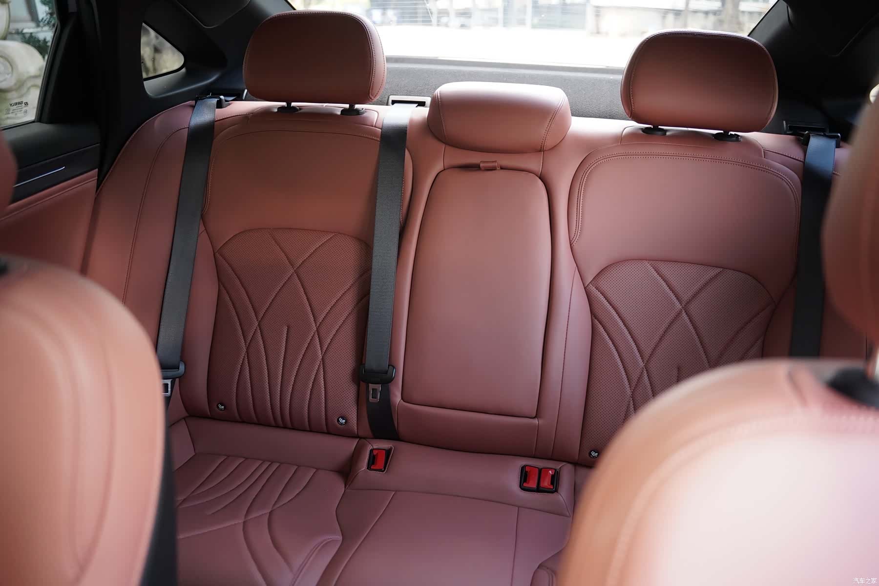 Geely Galaxy L6, 2025 10
