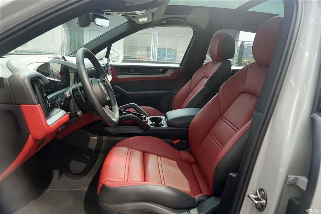 Porsche Cayenne, 2025 9