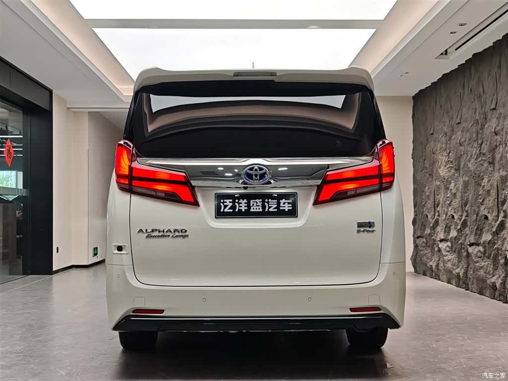 Toyota Alphard, 2022 18