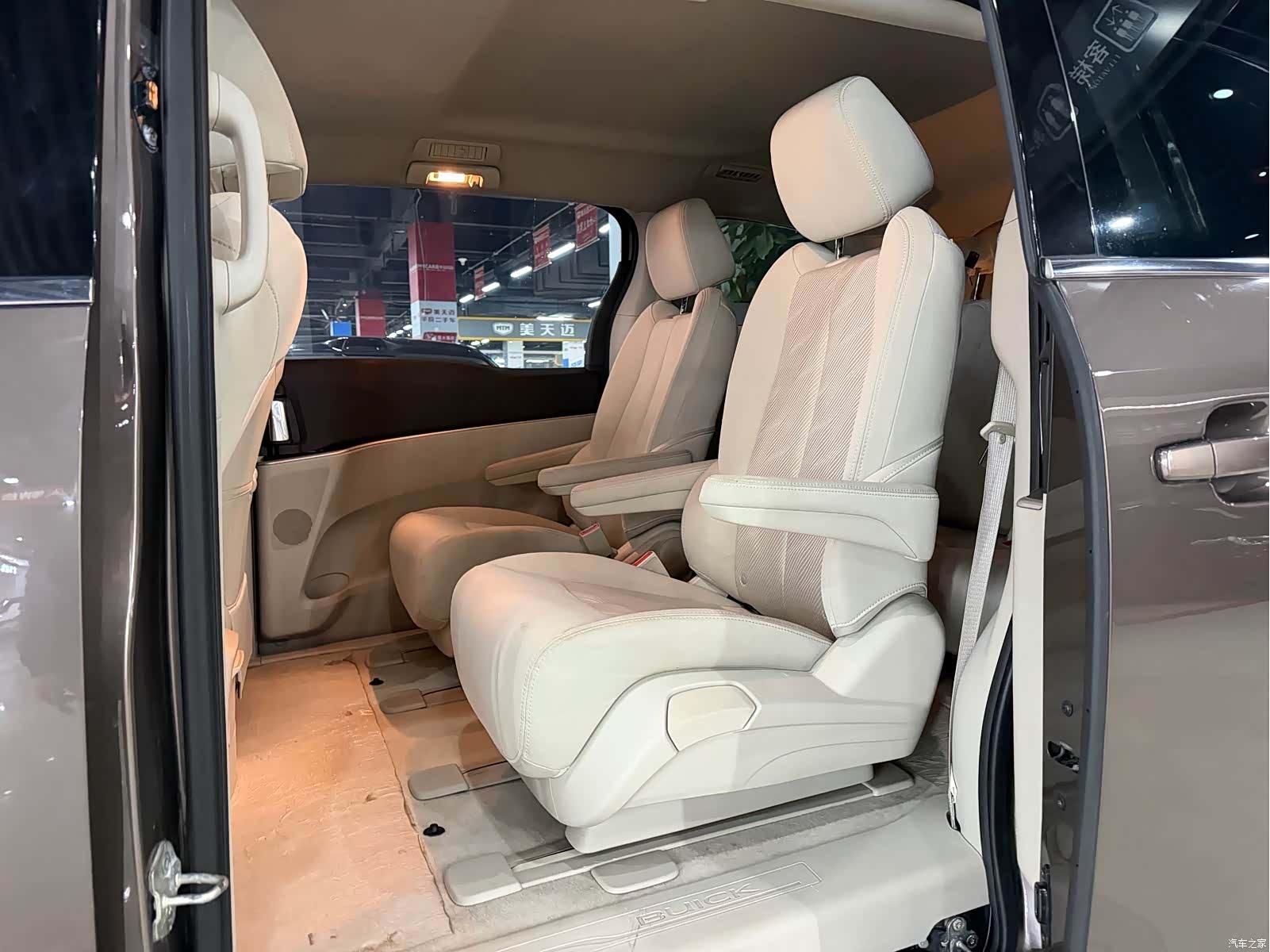 Buick GL8, 2022 8