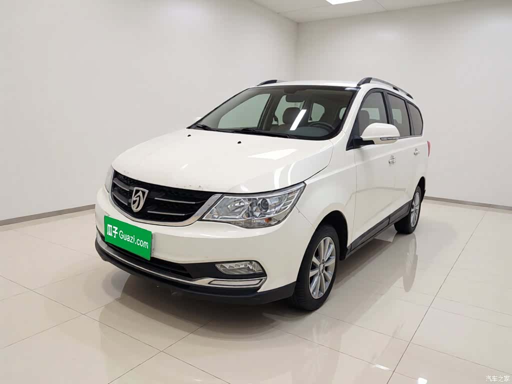 Wuling 730, 2015 1