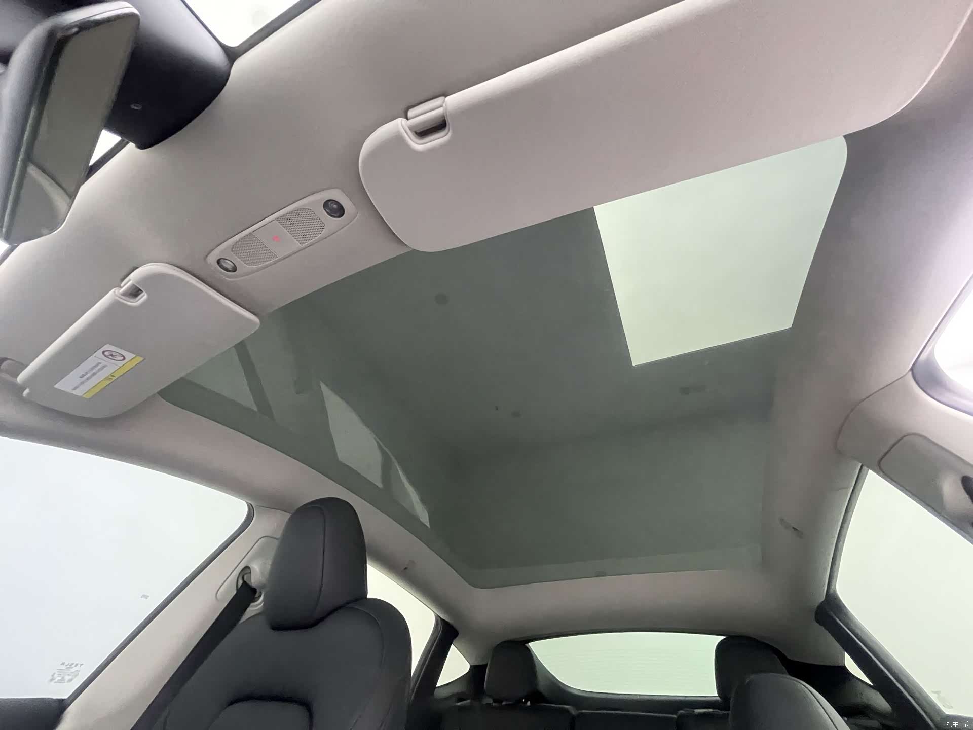 Tesla Model Y, 2024 18
