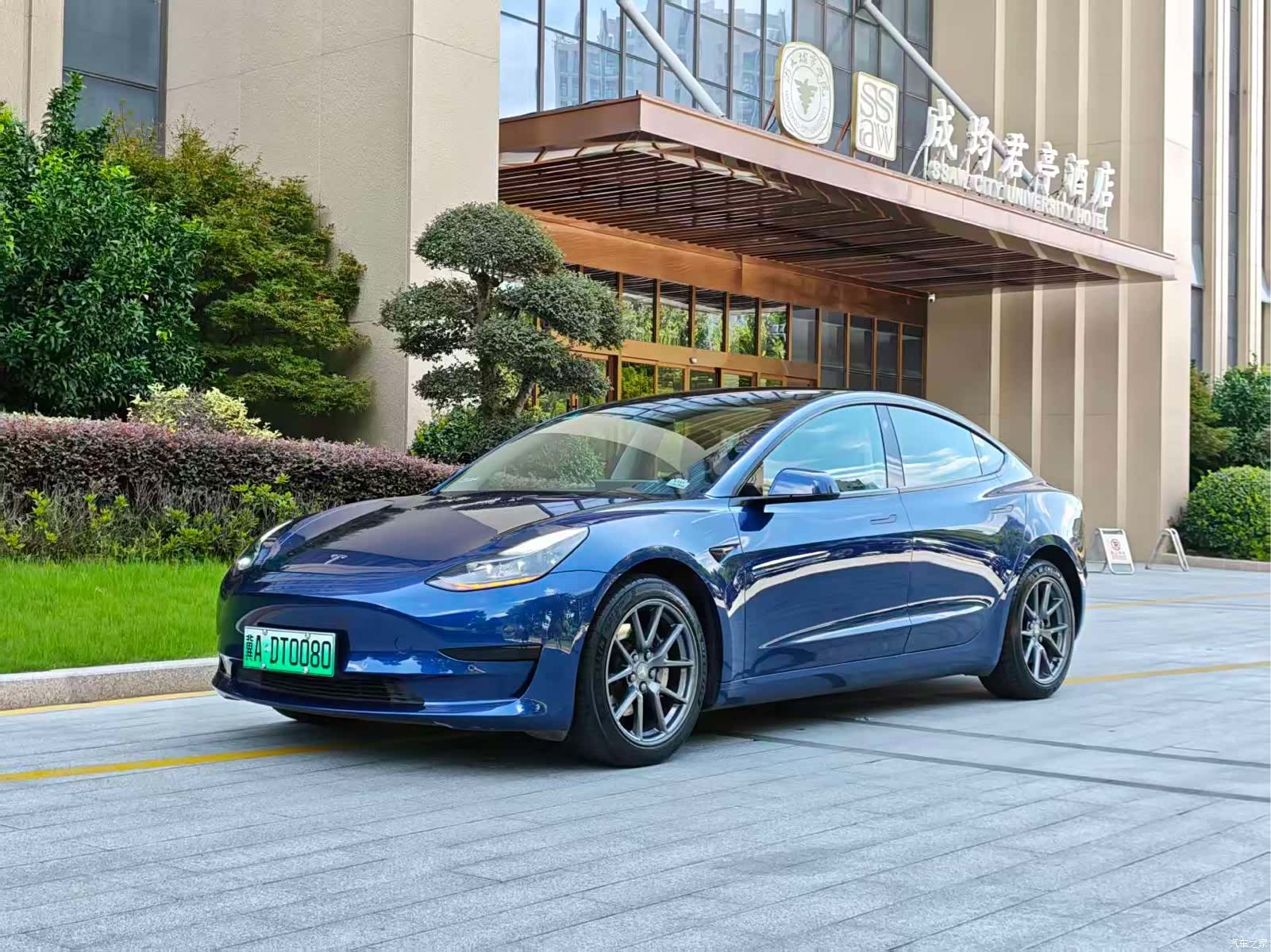 Tesla Model 3, 2022 1