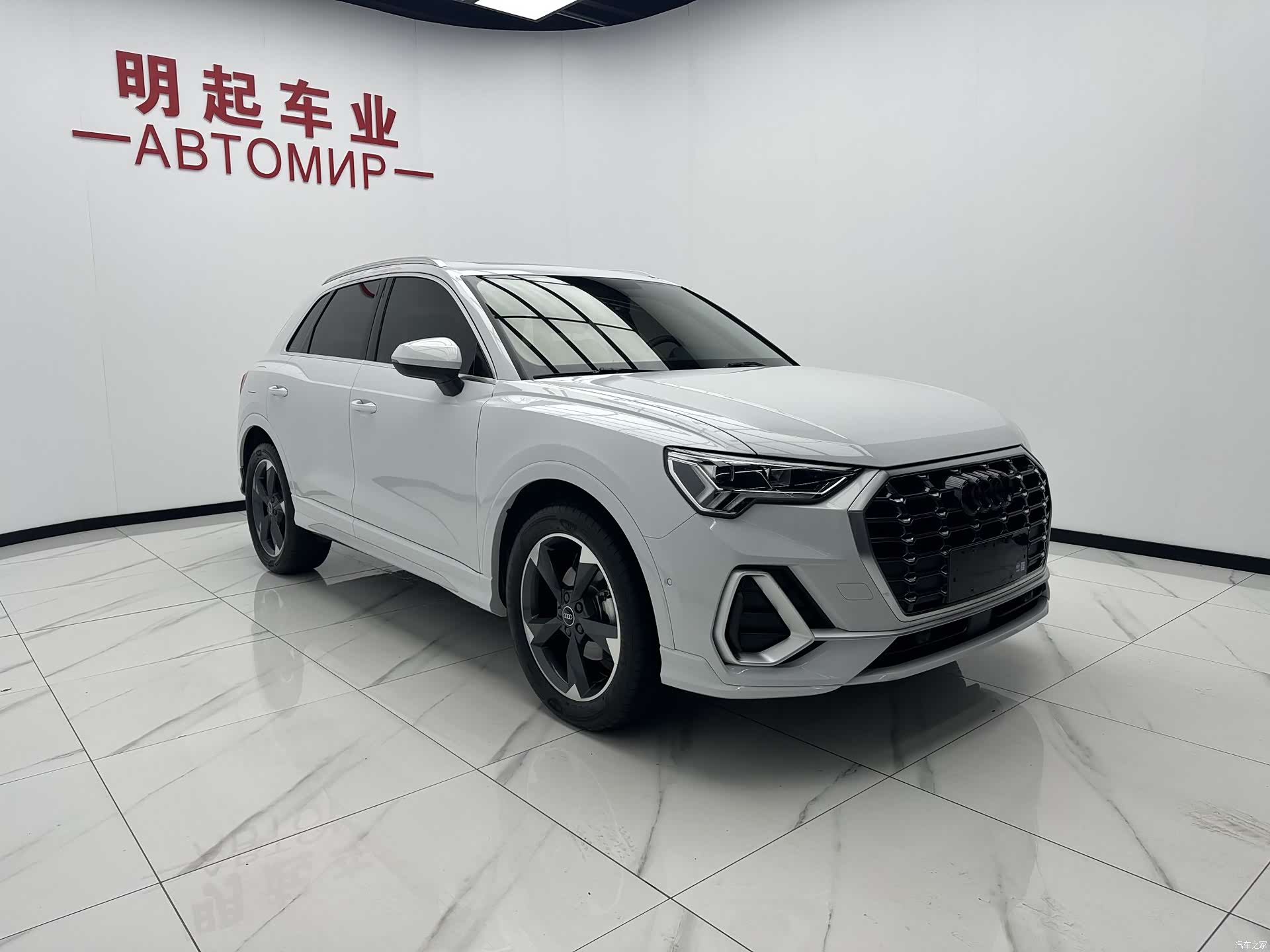 Audi Q3, 2023 3