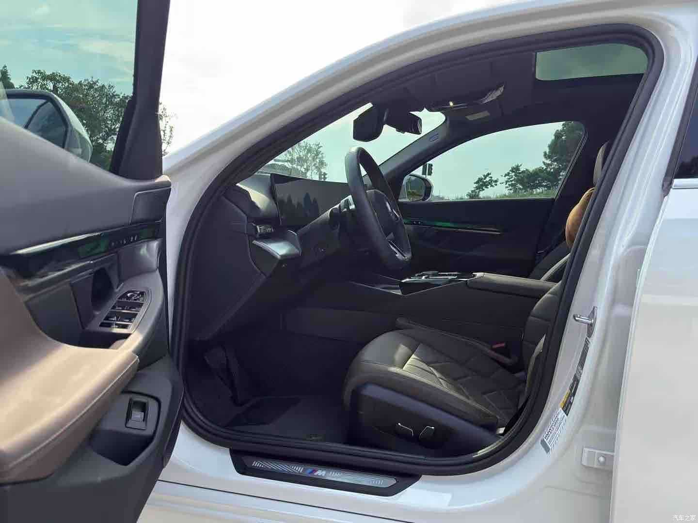 BMW i5, 2025 8
