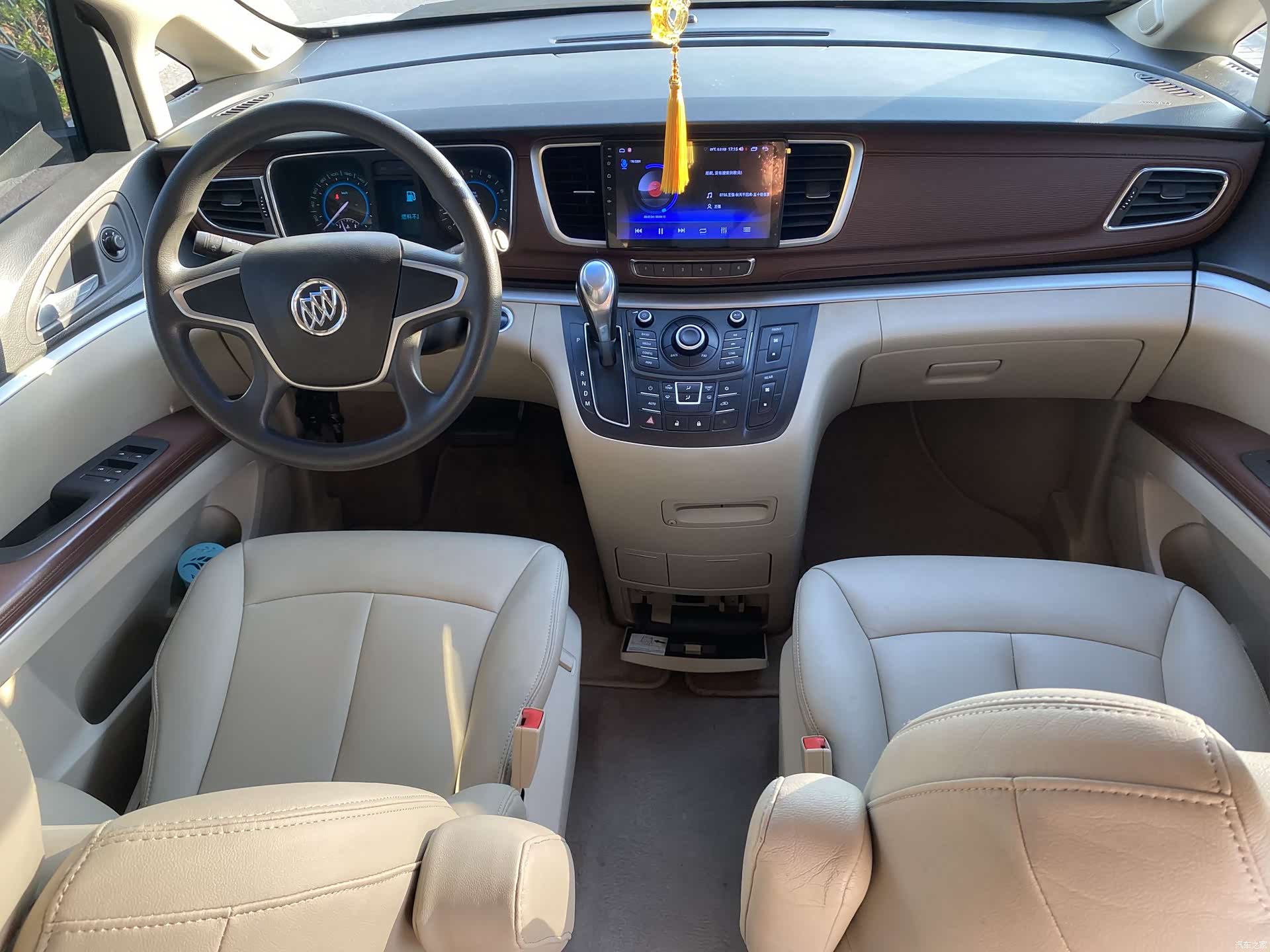 Buick GL8, 2016 6