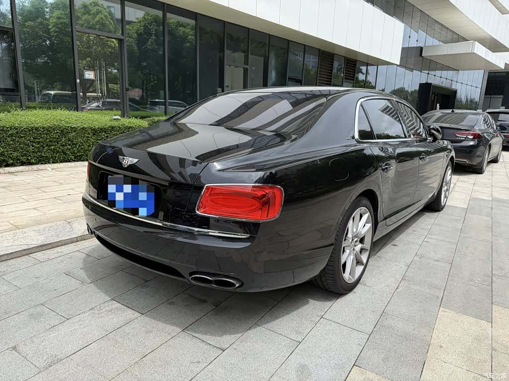 Bentley Flying Spur, 2018 8