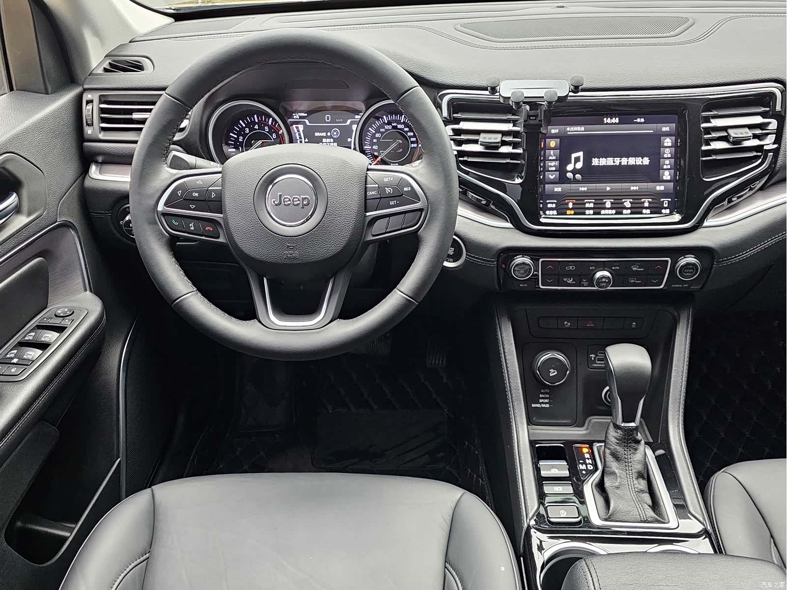 Jeep Grand Commander, 2019 8