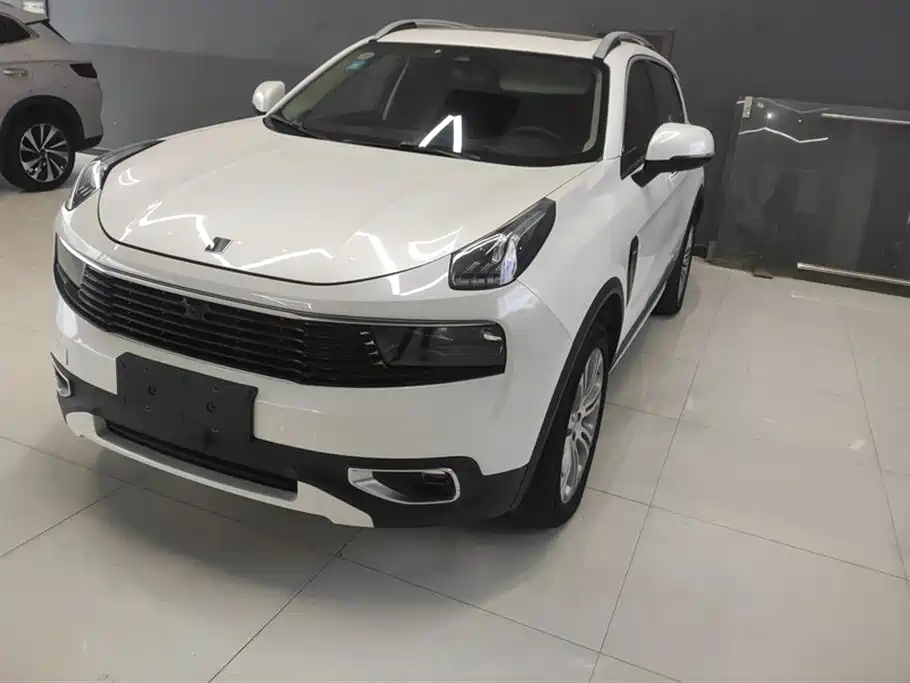 Lynk & Co 01