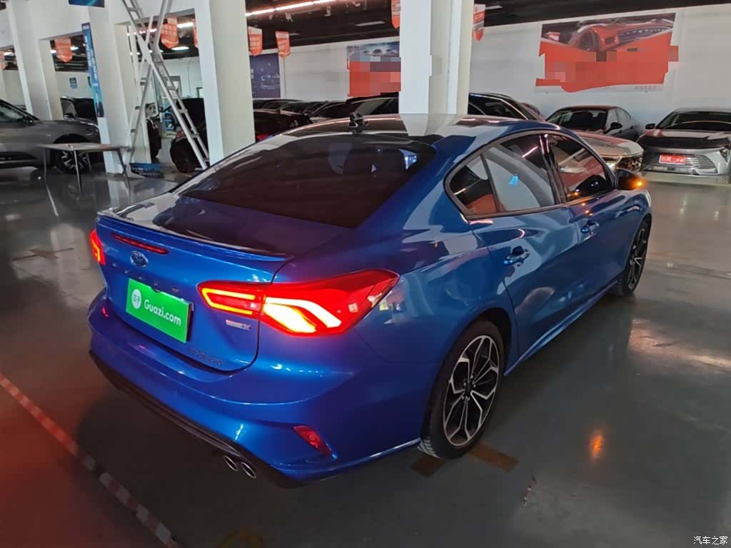 Ford Focus, 2022 7
