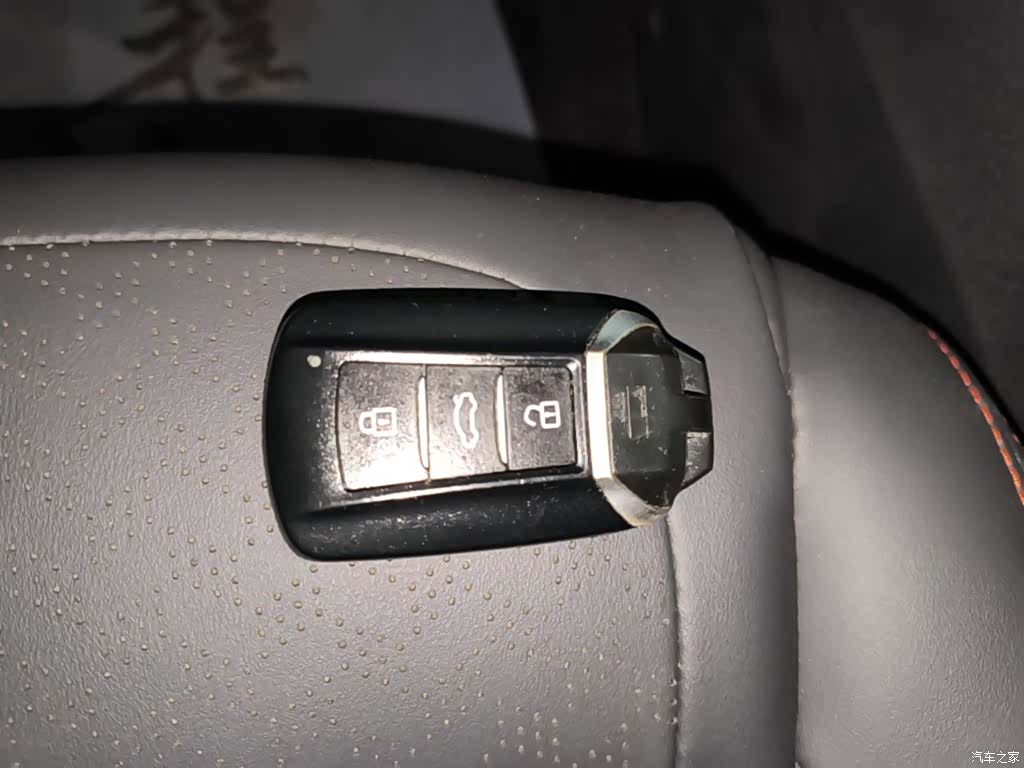 DongFeng AX7, 2022 9