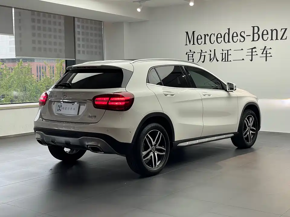 Mercedes-Benz GLA